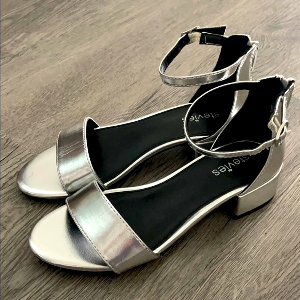 Stevie’s Girls Sandals